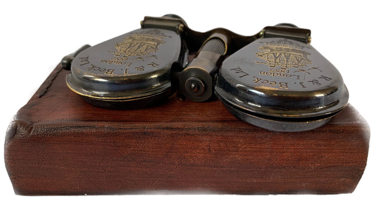 Folding binoculars