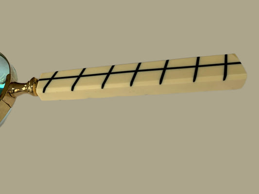 Squarish handle design magnifier mypirateshop