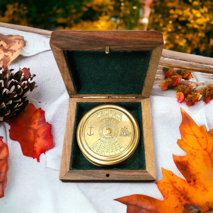 Customisable Calendar Compass with wooden box – unique vintage gift set.