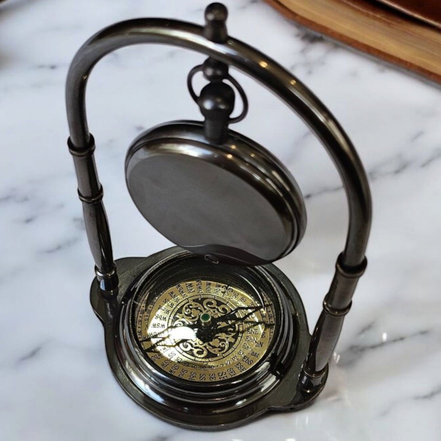 arch table clock with compass 