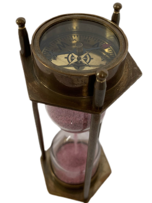 Brass sandtimer with compass